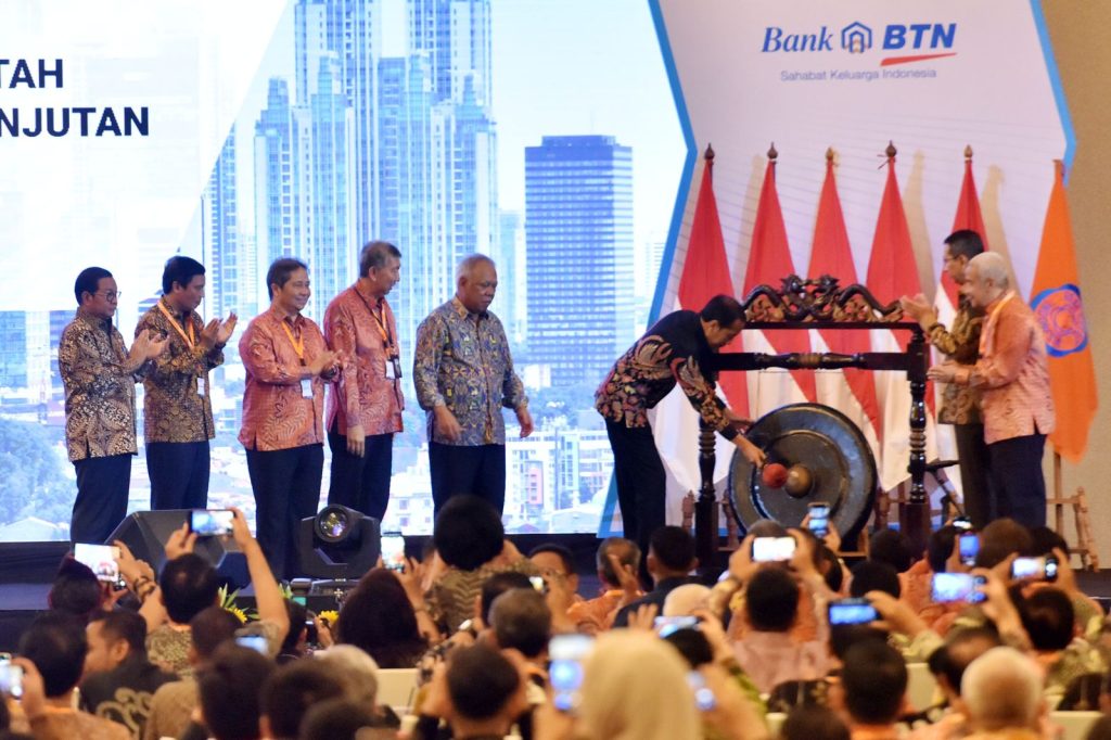 Presiden Jokowi Minta REI Perhatikan Backlog Perumahan di Indonesia